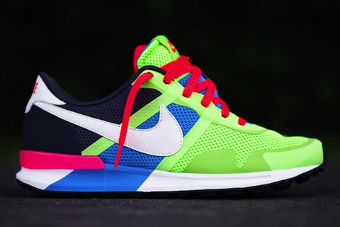 nike-air-pegasus-83-30-blue-hero-flash-lime