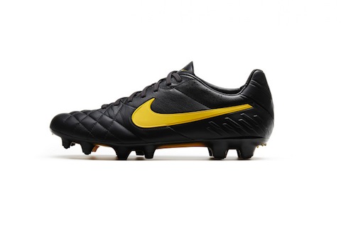 nike back to black Tiempo_Legend_Profile_large