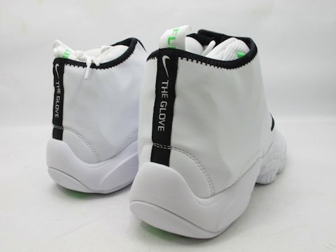 nike glove white black 4