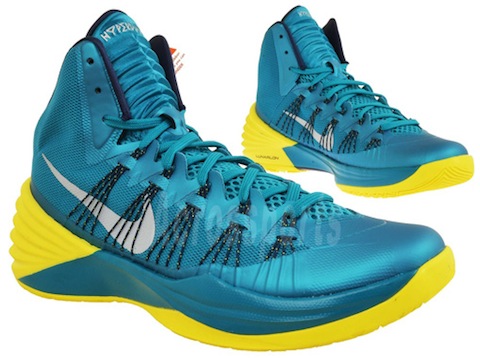nike-hyperdunk-2013-tropical-teal-sonic-yellow-05