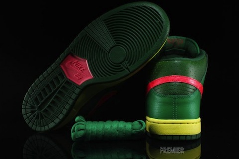 8-14-13NikeSBDunkMidGrn3-580x388