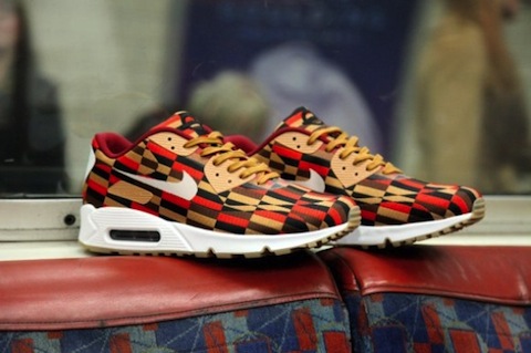 roundel-london-underground-nike-air-maxes-02
