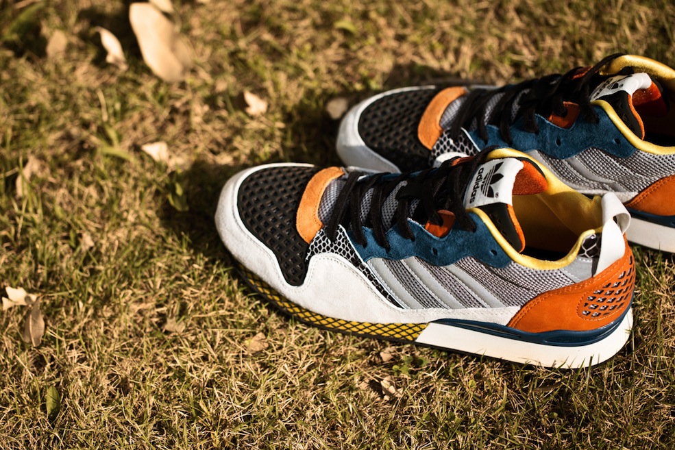 adidas-originals-blue-zxz-930-chalk-rhythm-yellow-aluminum-2