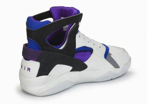 nike-basketball-1992-2012-air-flight-huarache-5-570x406
