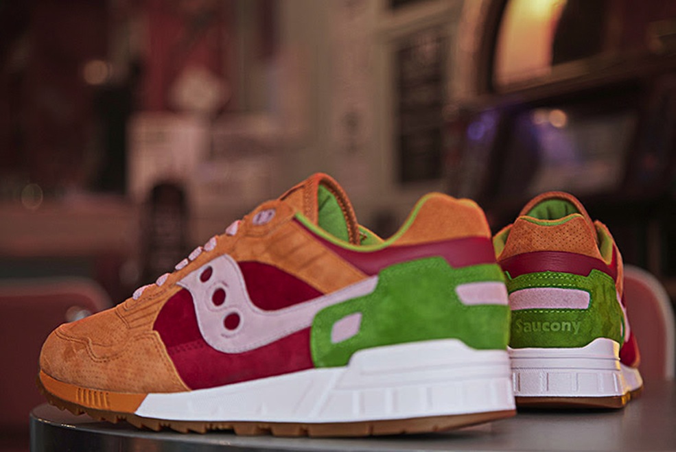 a-detailed-look-at-end-saucony-burger-2