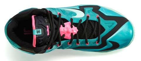 Lebron_11_Southbeach_330_top_0196_FB-635x313
