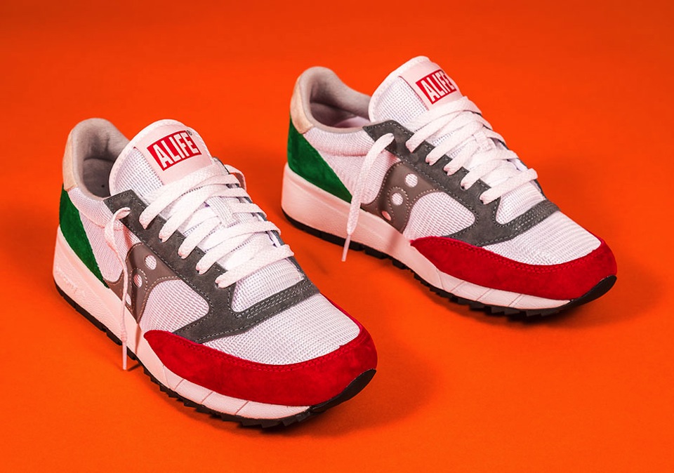 alife-x-saucony-jazz-91-apparel-collection-03