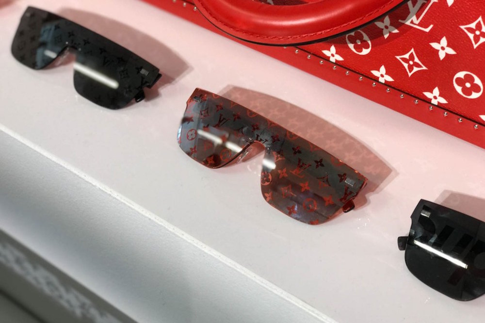 supreme-louis-vuitton-fall-winter-2017-items-040