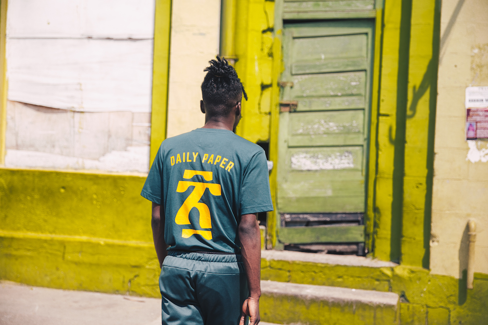 17AW_SP_Select_DailyPaper_Ghana_Model_1