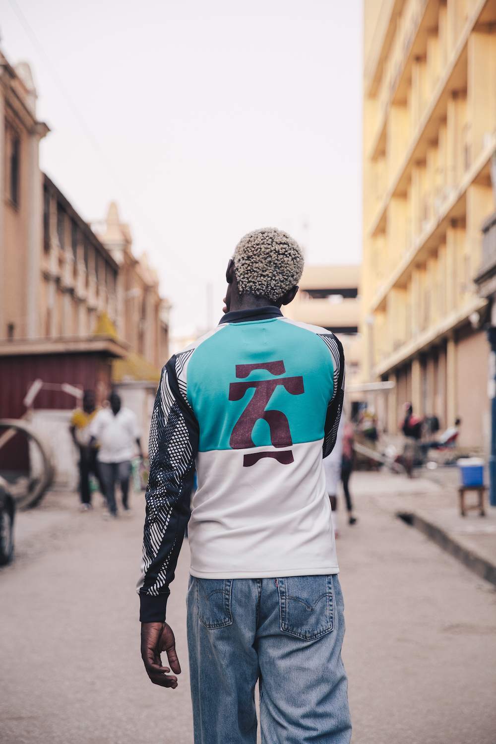 17AW_SP_Select_DailyPaper_Ghana_Model_21