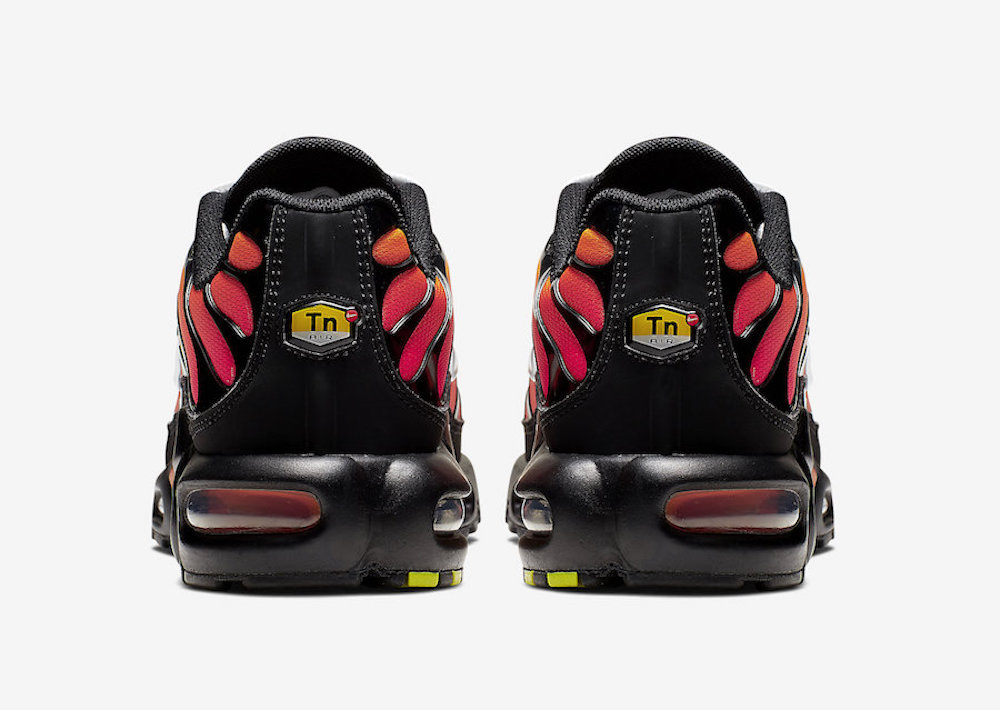 Nike-Air-Max-Plus-Tiger-Black-Orange-852630-040-Release-Date-8